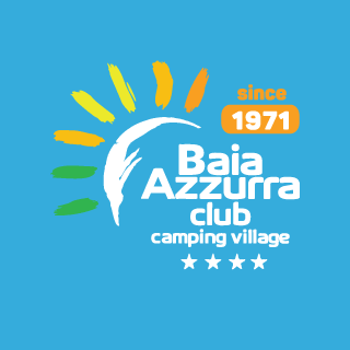 Logo Baia Azzurra Club su sfondo blu con sole stilizzato e stelle.